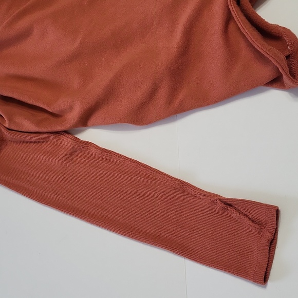 Athleta Purina Wrap Sweatshirt Size medium. - Picture 5 of 15